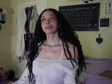 Lavvendervictoria Chaturbate stream image from May 22, 2025