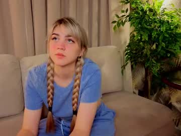 Daisygoldsmith Chaturbate stream image from May 22, 2025