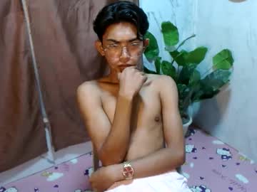 Asianhotbigcock Chaturbate stream image from May 22, 2025