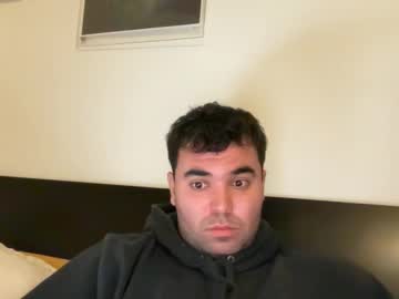 Dave222233 Chaturbate stream image from May 22, 2025