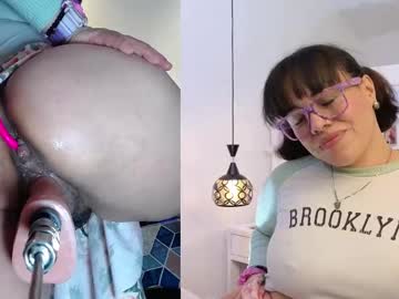 Macarendaniels Chaturbate stream image from May 22, 2025