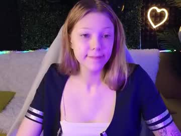 Miawhisper Chaturbate stream image from May 22, 2025