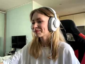 Editfrail Chaturbate stream image from May 22, 2025