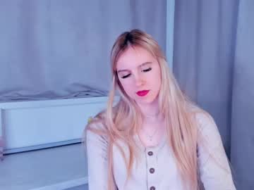 Edlacolbourne Chaturbate stream image from May 22, 2025