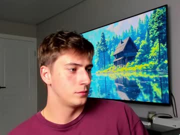 Krishort Chaturbate stream image from May 22, 2025