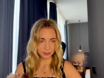 Valeria_Shydreamer Chaturbate stream image from May 22, 2025