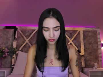 Emiliaponce Chaturbate stream image from May 22, 2025