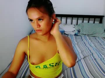 Lexieebonalo Chaturbate stream image from May 22, 2025