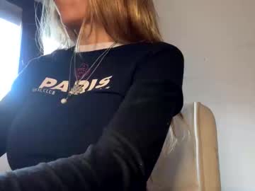 Lolalove1101 Chaturbate stream image from May 22, 2025