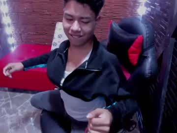 Machmerevans Chaturbate stream image from May 22, 2025