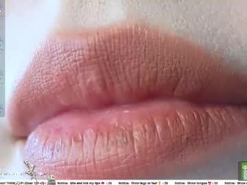 Sweetuniporn Chaturbate stream image from May 22, 2025