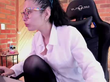 Paulinabarnett_ Chaturbate stream image from May 22, 2025