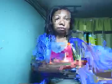 Viviane0812 Chaturbate stream image from May 22, 2025