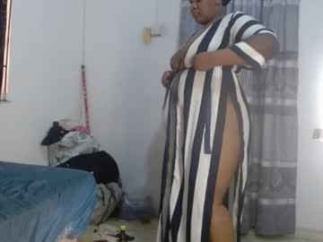 Xcumxonxme Chaturbate stream image from May 22, 2025