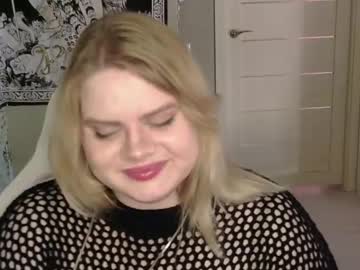 Bunnyglow Chaturbate stream image from May 22, 2025