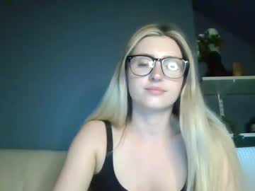 Innocent_Mrs_Millie Chaturbate stream image from May 22, 2025