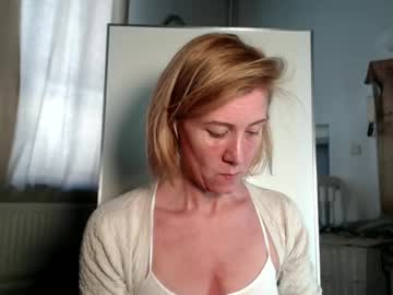 Lola_Belgium Chaturbate stream image from May 22, 2025