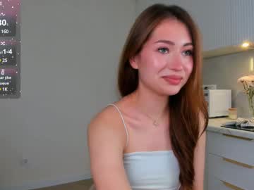Chloeluuv Chaturbate stream image from May 22, 2025