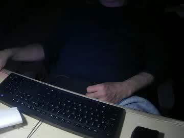Justme39057 Chaturbate stream image from May 22, 2025