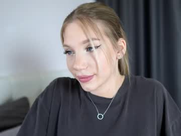 Miakeler Chaturbate stream image from May 22, 2025