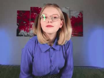 Elvafitch Chaturbate stream image from May 22, 2025