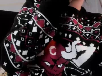 Adeelinee Chaturbate stream image from May 22, 2025