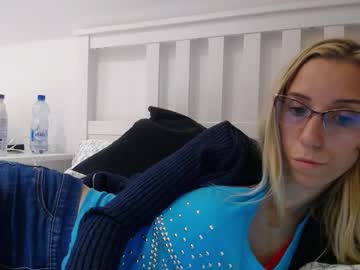 Barelylegalblondy Chaturbate stream image from May 22, 2025