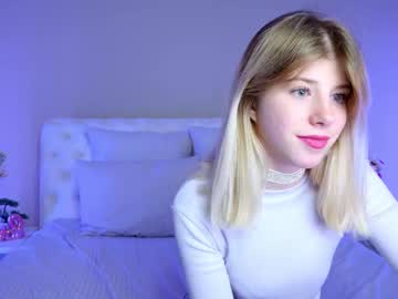 Bella_Amoury Chaturbate stream image from May 22, 2025