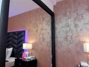 Hazelmoret Chaturbate stream image from May 22, 2025