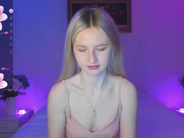 Mellina_Tey Chaturbate stream image from May 22, 2025