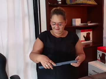 Saanem_Mature Chaturbate stream image from May 22, 2025