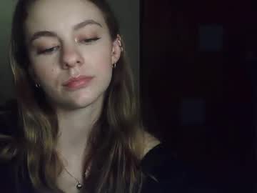 Ariacreazy Chaturbate stream image from May 22, 2025