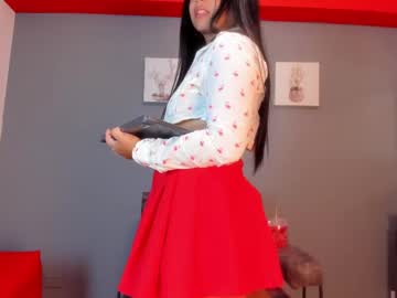 Jade_Brunnette Chaturbate stream image from May 22, 2025