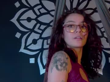 Ravennmoonn Chaturbate stream image from May 22, 2025