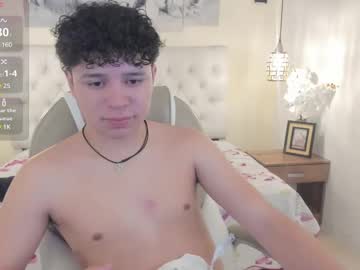 Benjamintwink1 Chaturbate stream image from May 22, 2025