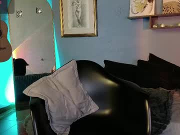 Dan_Universe Chaturbate stream image from May 22, 2025