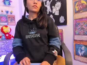 Eviegothel Chaturbate stream image from May 22, 2025