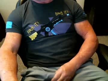 Fitguy40 Chaturbate stream image from May 22, 2025