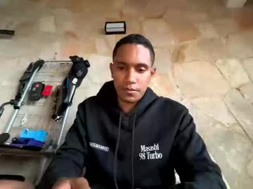 Keyandrob Chaturbate stream image from May 22, 2025