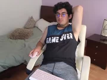 Sexypolarbear33 Chaturbate stream image from May 22, 2025