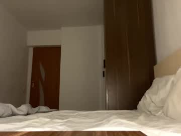 Lickyxoxo Chaturbate stream image from May 22, 2025