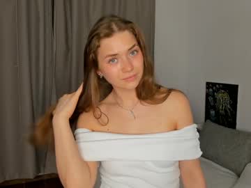 Luna_Rove Chaturbate stream image from May 22, 2025