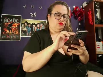 Foxxbell Chaturbate stream image from May 22, 2025