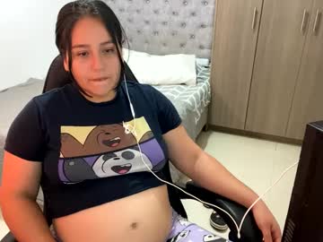 Laura_D23 Chaturbate stream image from May 22, 2025
