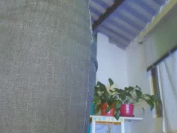 Luzzy_Cam Chaturbate stream image from May 22, 2025