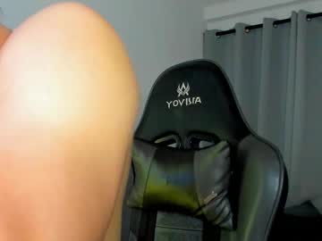 Axel_Owen Chaturbate stream image from May 23, 2025