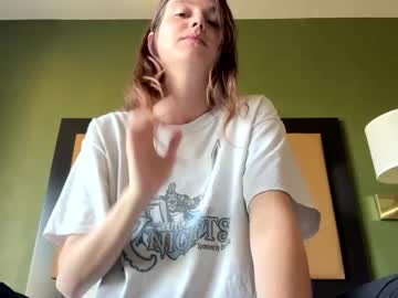 Hellokitten123 Chaturbate stream image from May 23, 2025