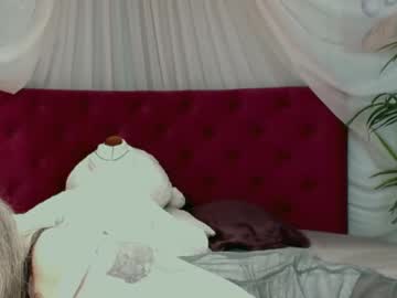 Silver_Sofa Chaturbate stream image from May 23, 2025