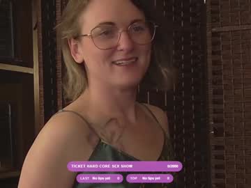 Theamorethemerrier Chaturbate stream image from May 23, 2025