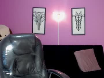 Karlye_Hot Chaturbate stream image from May 23, 2025